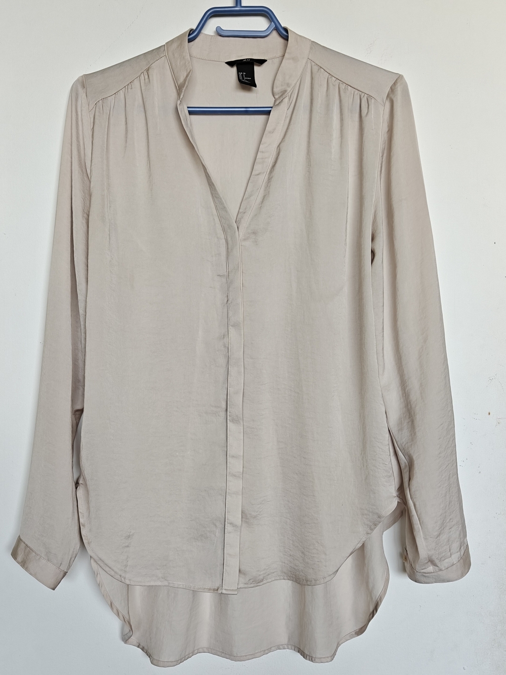 H&M Light Beige V-Neck Long Sleeve Blouse